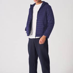 Chaqueta Acolchada con Capucha para Hombre, Fabricación Profesional, Corte Ajustado, Cuello Alto, Relleno de Algodón, Exterior de Nailon, Secado Rápido, Servicio OEM - Product Image 3