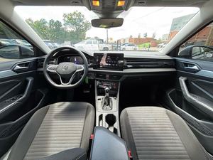 พร้อมส่งมอบ รถยนต์ Volkswagen Jetta S FWD ปี 2025 มือสอง สภาพดี เอกสารครบถ้วน พร้อมขาย รับประกัน 3 ปี - Product Image 4