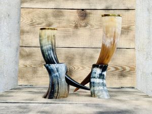 Corne à boire Viking artisanale avec support en bois corne de buffle de boeuf naturel tasse à bière médiévale cadeau de chope - Product Image 5
