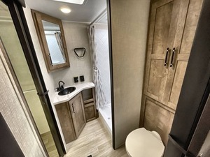 FOURNISSEUR DE NOUVELLES REMORQUES DE CAMPING 2026 Keys Stone Springdale 29 HAVEN À VENDRE POUR LE CAMPING ET LES VOYAGES - Product Image 3