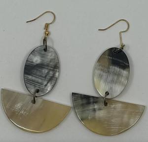 Pendientes de cuerno de búfalo pulido de nuevo diseño al por mayor para mujer artesanías naturales de estilo animal hechas a mano de La India - Product Image 3