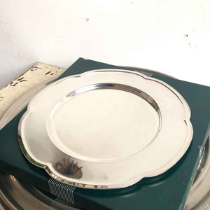 Assiette de présentation en acier inoxydable, écologique, design classique, pour mariage, logo personnalisé, forme personnalisée, finition polie, meilleur prix - Product Image 4