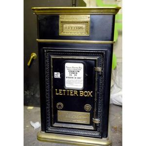 Césped Street Display Letter Box rojo Boda Decoración de Navidad Suministros para eventos Artesanías Post Box Venta al por mayor Letter Box Latest - Product Image 4