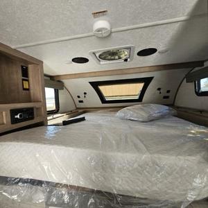 Tendance Actuelle : Camping-car et Caravane d'occasion 2024 Palomino REAL LITE HS-1806 - Product Image 2