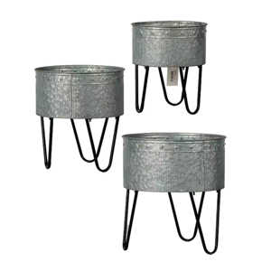 Macetas Altas de Metal Galvanizado Estilo Granja con Patas de Horquilla Negras |   Maceta Rústica para Interior/Exterior para Uso en Jardín - Product Image 1
