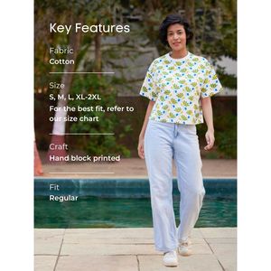 Camiseta Corta para Mujer - Diseño de Loto Indio Estampado a Mano, Top Casual Ajustado - Product Image 2