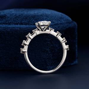 Anillo de compromiso y boda para mujer, chapado en oro blanco de 14k, con diamante de laboratorio de 1ct, corte ovalado y redondo, venta al por mayor - Product Image 4