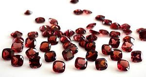 เบาะโกเมนสีแดงธรรมชาติเจียระไนขนาด4มม. โกเมนแบบเหลี่ยมเพชรพลอยหลวมคุณภาพระดับ AAA - Product Image 5