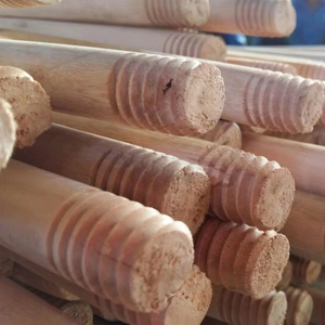 Gran cantidad de palos de madera redondos para la producción agrícola y la fabricación de muebles - Product Image 3