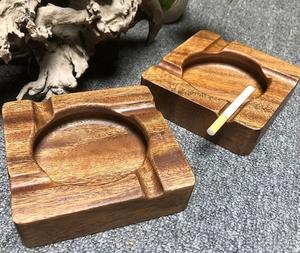 Cenicero de madera redonda sólida Natural, diseño clásico, Cenicero de mesa para interiores y exteriores con soporte para cigarrillos de 3 ranuras - Product Image 5