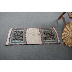 Alfombra Turca Vintage de Lana 1.4x3.5 pies (43x106 cm) Kilim Patchwork Ecológica Verde Roja con Plantas y Árboles con Base de Látex - Product Image 4