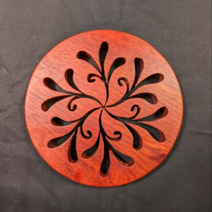 Options modernes de dessous-de-plat en bois pour les chefs amateurs de cuisine qui recherchent des accessoires de cuisine élégants et fonctionnels - Product Image 1