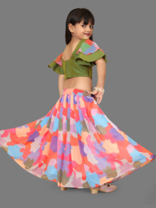 Shoryam - Ropa Tradicional India para Niñas, Choli Verde con Cuello en V, Estampado Abstracto de Camuflaje, Lehenga con Vuelo, para Fiestas Infantiles - Product Image 4