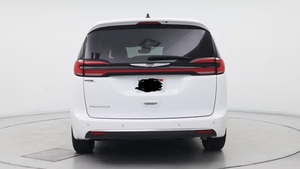 Chrysler Pacifica Touring L FWD 2024 Usado en Excelentes Condiciones - Product Image 6