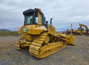 Livraison gratuite Chargeuse sur chenilles CATERPILLAR DON LGP avec cabine EROPS chauffée/climatisee, radio fonctionnelle, godet GP avec dents - Product Image 4