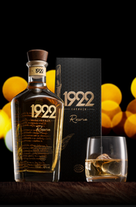 Cachaça 1922 Reserva Premium Spiritueux Brésilien de Canne à Sucre Six Wood Blend 750ml 40% ABV pour l'Importation et la Distribution - Product Image 2