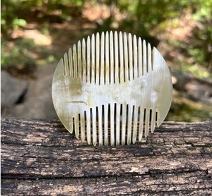 Peine de Cuerno de Búfalo para el Cuidado del Cabello y Estilo de Alta Calidad - Product Image 2