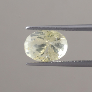 Zafiro Amarillo Natural, Gema Suelta, Certificado IGI, Corte Ovalado de 10.5x8mm, 5.48 Quilates, para Joyería, 100% Natural, Encerado/Aceitado - Product Image 1