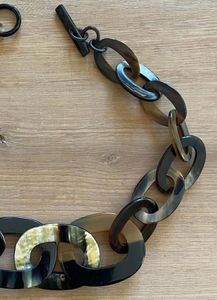 Collar de Cadena de Eslabones de Cuerno de Búfalo Hecho a Mano para Mujer, Estilo Animal, Impermeable, Técnica Pulida, Venta al por Mayor por HF Crafts - Product Image 2