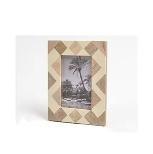 Marco de Fotos Rústico de Madera, Diseño Hecho a Mano, Aspecto Único para Decoración del Hogar, Exhibición de Fotos en Pared o Mesa - Product Image 3