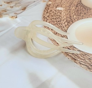 Elegant Large <b>Hair</b> <b>Claw</b> Clip for Women Strong Hold Non Slip <b>Hair</b> Accessories for Thick and Long <b>Hair</b> Available at Best Prices - Product Image 6