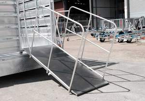 Semi-remorque pour bétail de haute qualité fabriquée en 2024, paroi latérale détachable, acier, grande capacité, bétail, moutons, chevaux, vaches, porcs 3 - Product Image 4