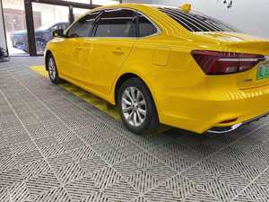 Vinilo Autoadhesivo Removible de PVC con Efecto Satinado Metálico, Color Amarillo Hoja de Arce, para Envoltura de Autos, Protección de Pintura Automotriz - Product Image 3