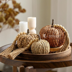 Collection de décorations ovales artisanales en osier tressé, durables, pour la récolte d'automne, avec accents de perles en bois - Product Image 3