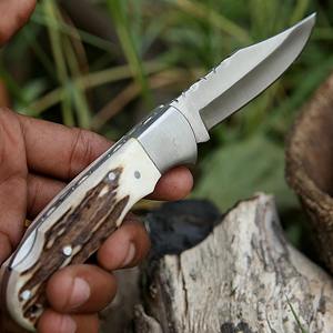 Cuchillo plegable de acero inoxidable hecho a mano único con hermoso mango de hueso, cuchillo de supervivencia, herramientas personalizables para hombres. - Product Image 2