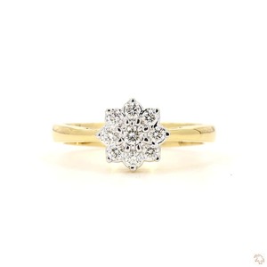 Anillo de bodas de oro amarillo de 18 quilates certificado IGI para mujer, racimo de diamantes naturales, diseño de flor de corte brillante, elegante para compromiso - Product Image 1