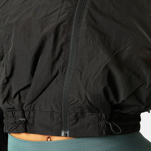 Chaqueta cortavientos corta al por mayor de fábrica para mujer Material de poliéster 100% transpirable y ropa para deportes al aire libre OEM - Product Image 5