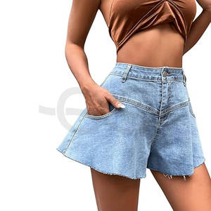 Shorts tendance pour femme, taille mi-haute, à volants, ourlet brut, coupe large, en coton et polyester, coupe classique, style estival, respirant, effet délavé, très prisé - Product Image 1