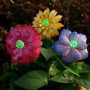 Girasoles al aire libre Daisy Glow Dark Metal Yard Art Flamingo Metal Flower Stick para estacas de jardín Decoración Marco de valla de hierro - Product Image 6