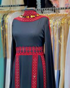 Abaya de luxe de qualité supérieure inspirée de Dubaï à manches longues anti-rides avec des perles lourdes Travail artisanal en soie pour adultes Occasion de prière - Product Image 3