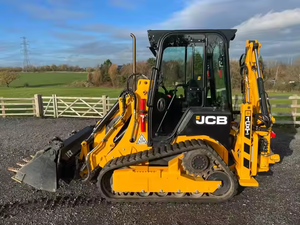 Chargeur sur roues et chenilles JCB 1CXT neuf d'occasion - Product Image 4
