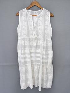 เดรสสั้นสไตล์ตะวันตกสั้นคอวีลึกแฟชั่นใหม่ชุดเดรสยาวหนึ่งชิ้นสำหรับผู้หญิงเดรสสไตล์ตะวันตกทำด้วยมือลายดอกไม้ไม่มีสายหนัง - Product Image 2