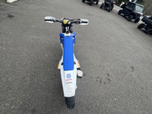 รถมอเตอร์ไซค์ Enduro Heritages รุ่น FE 450 ปี 2025 สำหรับการประมูล-เสนอราคา  มีสินค้าใหม่ในสต็อก กำลังไฟ 1001-2000 วัตต์ ความเร็วสูงสุดมากกว่า 80 กม./ชม.  ชำระเงินดาวน์ - Product Image 4