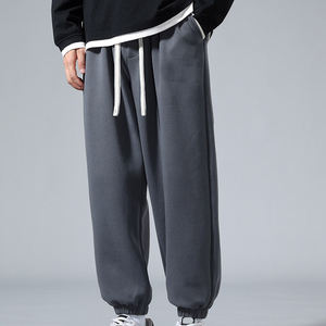 2025 Pantalones de chándal de gran tamaño personalizados Pantalones de chándal de pierna ancha holgados, pantalones acampanados para hombres, hechos en Pakistán - Product Image 1