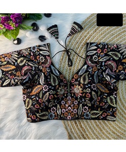 Blusa tradicional india lista para usar con talla grande disponible Blusa de seda de trabajo de secuencia de bordado Zari pesado para Sari - Product Image 1