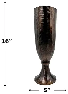 Vase en métal artisanal de qualité supérieure pour la décoration de complexe hôtelier, objet décoratif pour les lieux de mariage historiques, vase à fleurs - Product Image 5