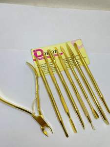 Cortador empujador de cutículas de acero inoxidable chapado en oro Dorlon, 5,5 ", suministros de uñas sostenibles de alta calidad para el cuidado personal, herramientas de belleza - Product Image 2