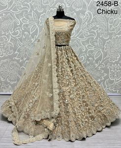 Nuevo Lehenga Choli Exclusivo Estilo Novia, Semi-Cosido con Bordado de Red, Lentejuelas y Bordado Dori para Bodas - Product Image 3