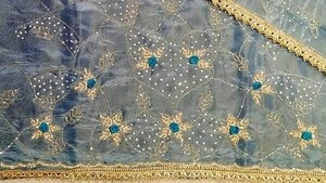 Costumes de fête indiens brodés à la main sans couture de créateur moderne beau style traditionnel pour hommes et femmes - Product Image 3