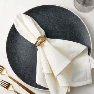 Élégant ensemble décoratif de ronds de serviette en métal pour la décoration de table à manger avec un design intemporel parfait pour toute occasion - Product Image 5