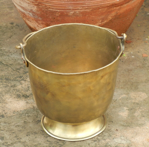 Refroidisseur de vin de luxe en aluminium pur fantaisie en laiton vintage pour les fêtes de mariage et bar restaurant refroidisseur de bouteille de bière et support - Product Image 3