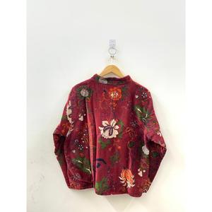 Chaqueta de terciopelo Gulbagh Deep Crimson con estampado a bloques para otoño, estilo holgado teñido con diseño de jardín botánico - Product Image 1