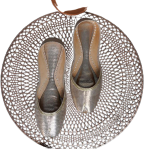 Colorful Leather Chappals for <b>Women</b> & Girls with Intricate Gold Thread Work Summer-Breathable & Soft Low MOQ OEM - Product Image 5