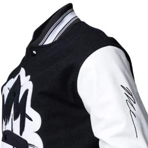 Veste universitaire noire pour homme avec manches contrastées, patch en chenille sur la poitrine, boutons sur le devant, col côtelé, vêtement décontracté - Product Image 4