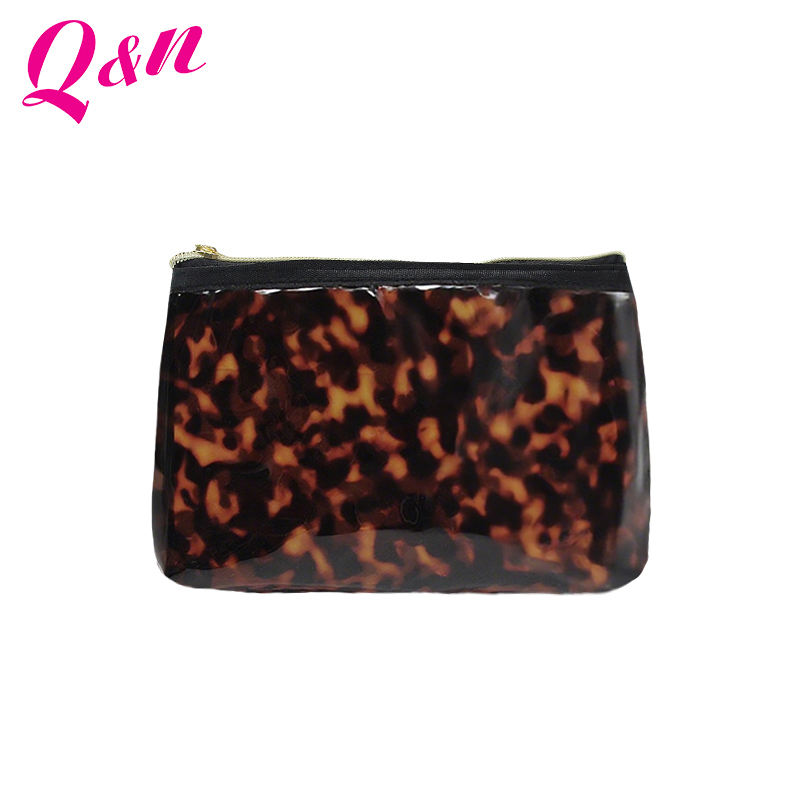 น้ำตาลอ่อน