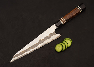 Couteau de chef artisanal personnalisé en acier inoxydable avec étui en bois de noyer noir. - Product Image 4
